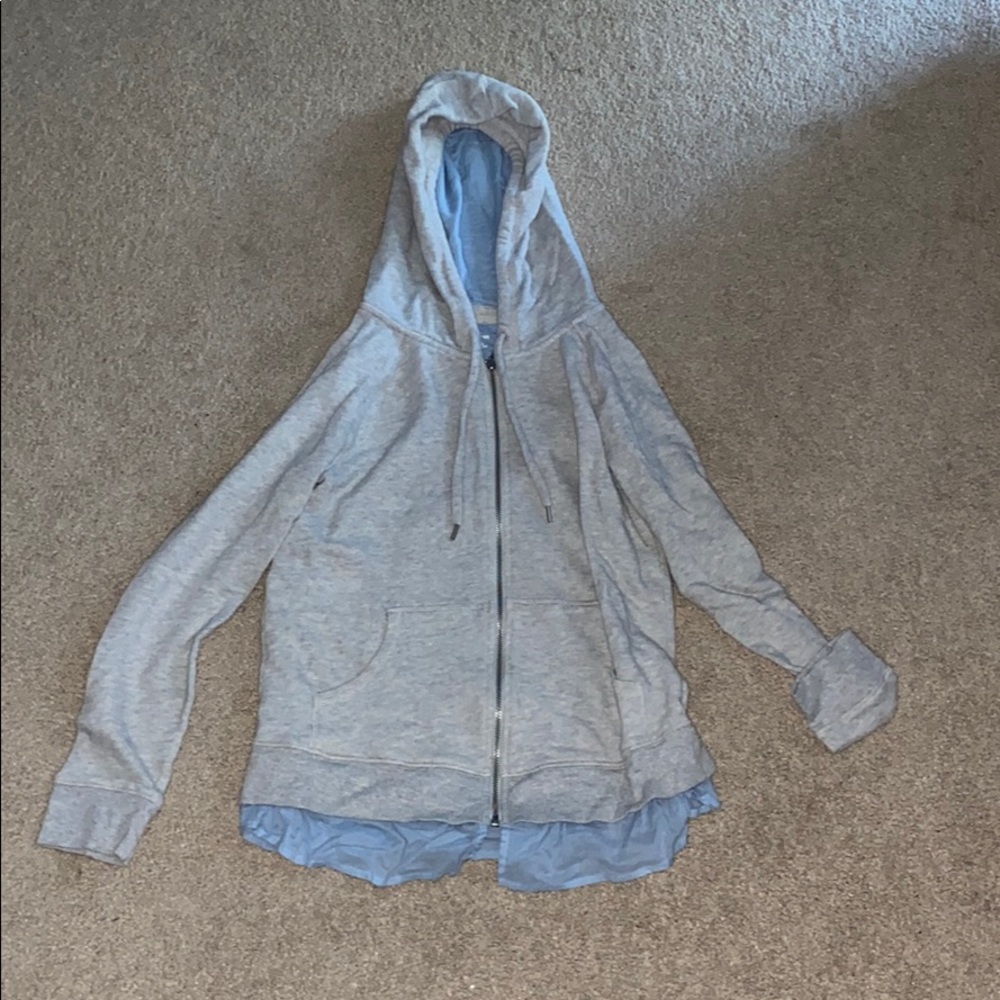 Only used a couple of times. Soft sweater / shirt.